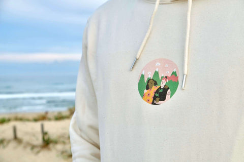 Nahaufnahme Hoodie mit buntem Print